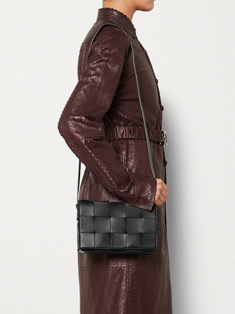 Bottega Veneta Cassette Bag In Black - Image 4