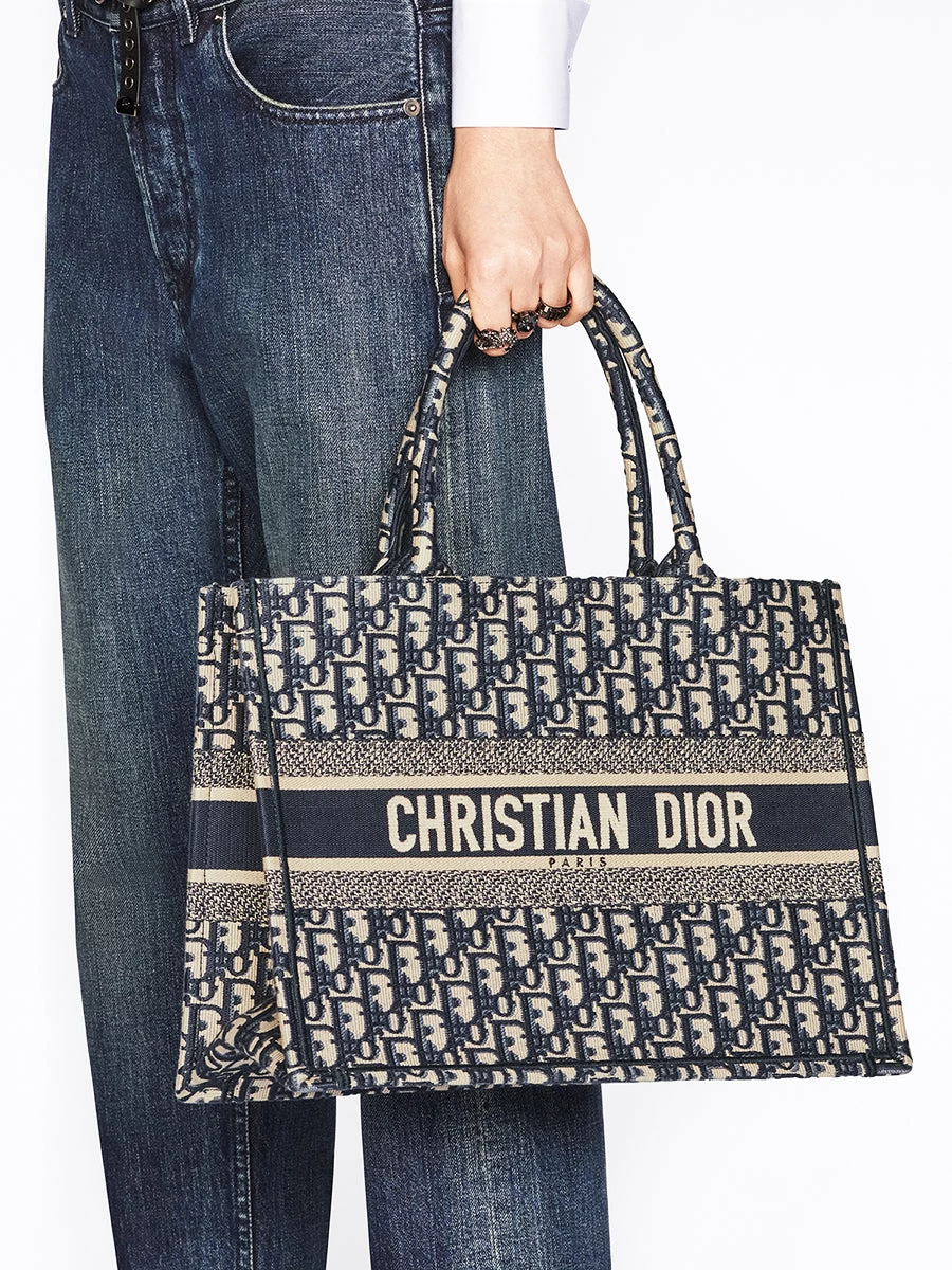 Medium Dior Book Tote In Blue Dior Oblique Embroidery - Image 5